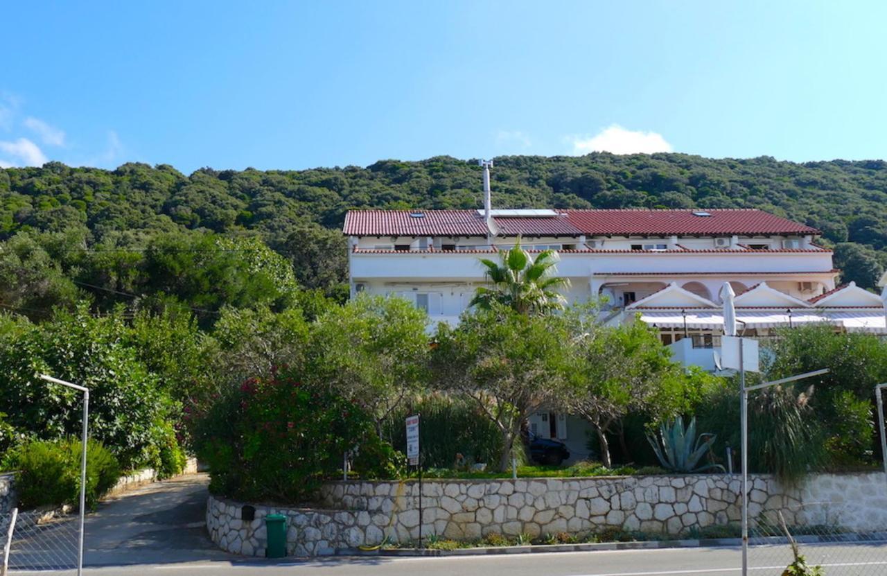 B&B Garni Stefi! Supetarska Draga Εξωτερικό φωτογραφία